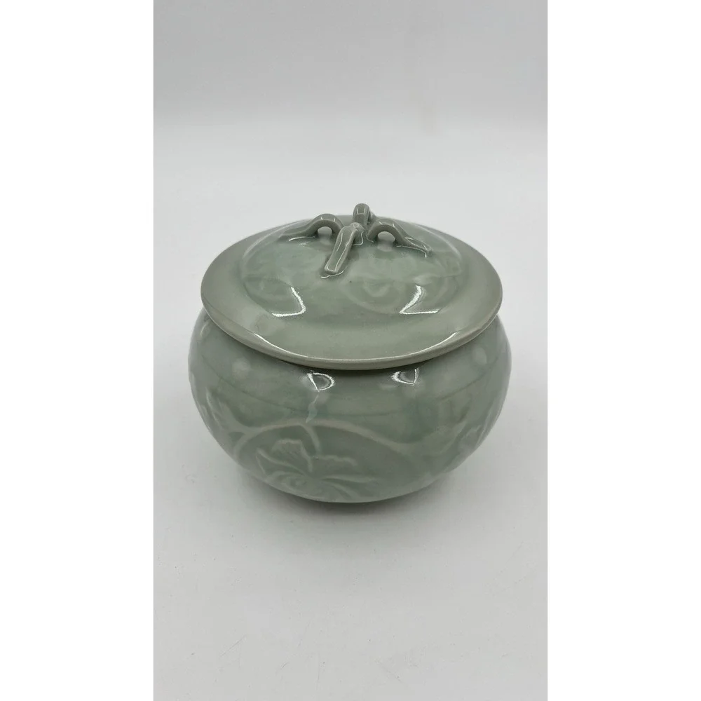 VTG Chinese Celadon Porcelain Relief Flower Lidded Pot Jar Sea Grass Glaze READ